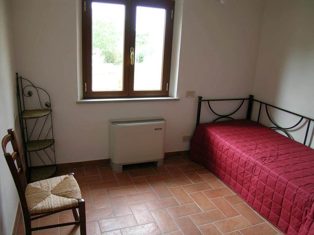 קורטונה Agriturismo Podere Ossaia חדר תמונה