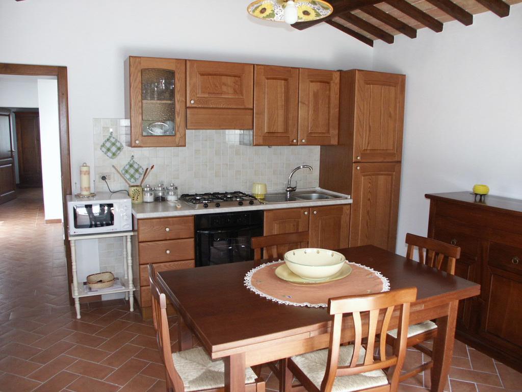 קורטונה Agriturismo Podere Ossaia חדר תמונה