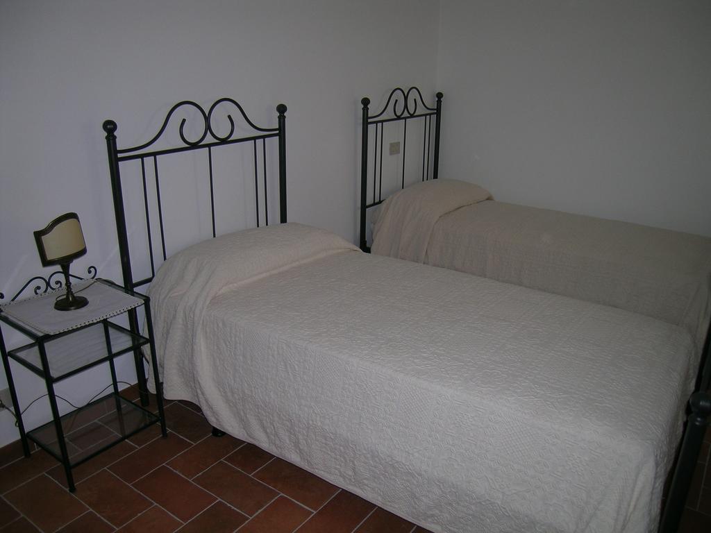 קורטונה Agriturismo Podere Ossaia חדר תמונה