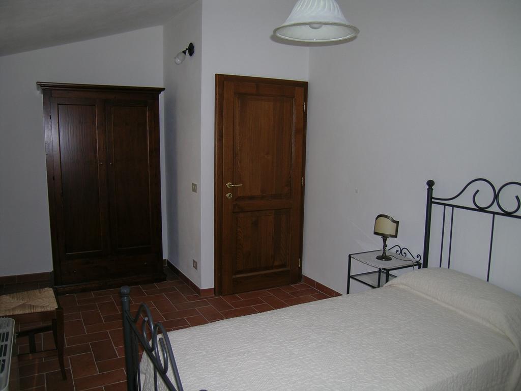 קורטונה Agriturismo Podere Ossaia חדר תמונה